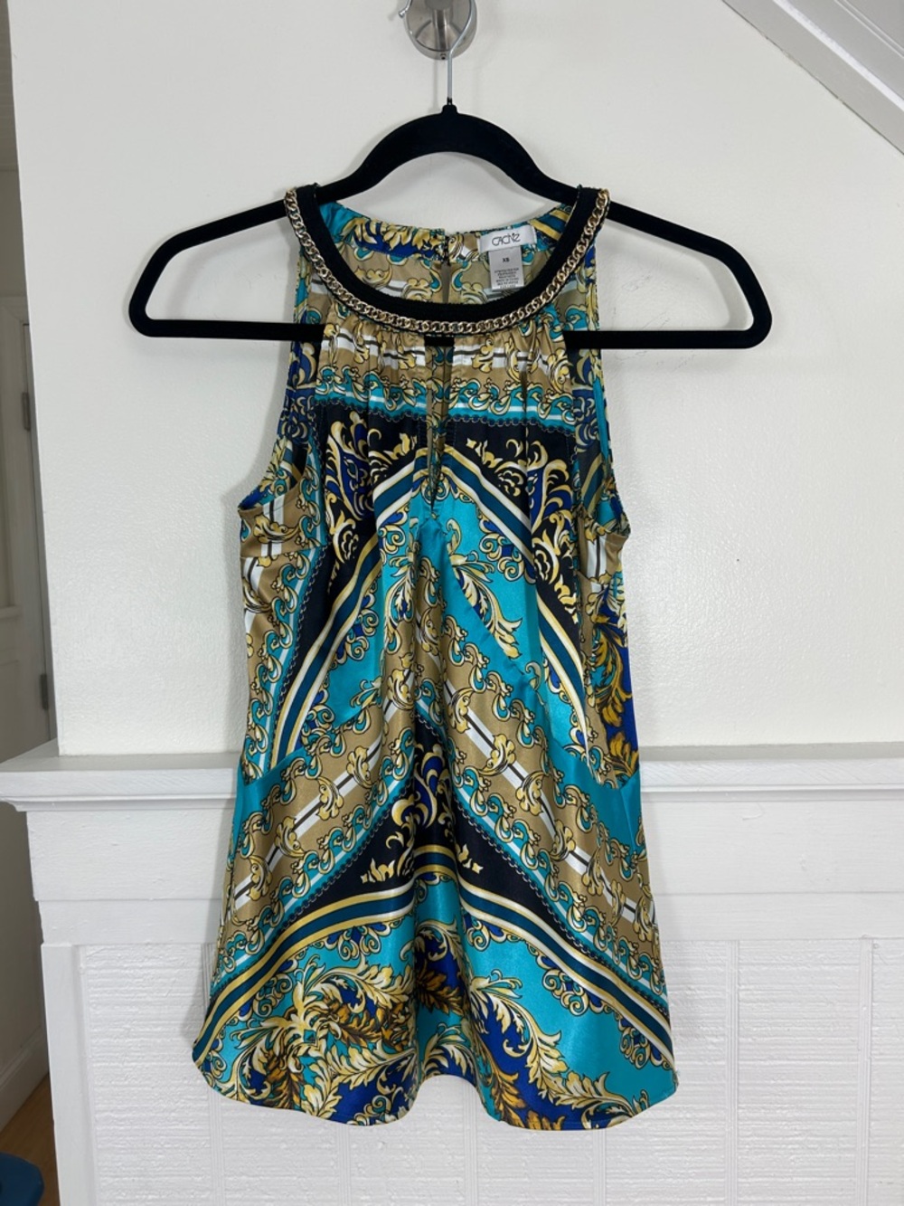 Cache Y2K Tuscan Mom Pattern Halter Top with Gold Chain Detail size XS - Picture 2 of 7